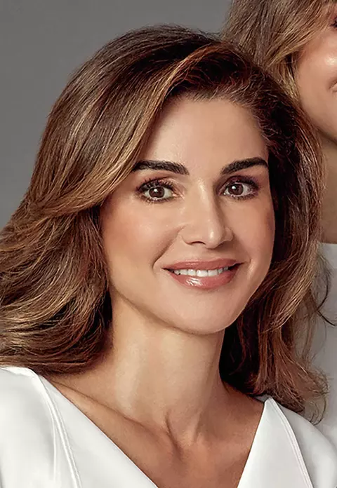 Ce transformată este Regina Rania a Iordaniei! Cum arăta înainte de atâtea operaţii estetice?