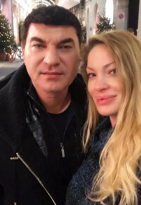 Cristi Borcea, un romantic incurabil! Milionarul a dus-o pe Valentina Pelinel în „oraşul iubirii”, de ziua ei