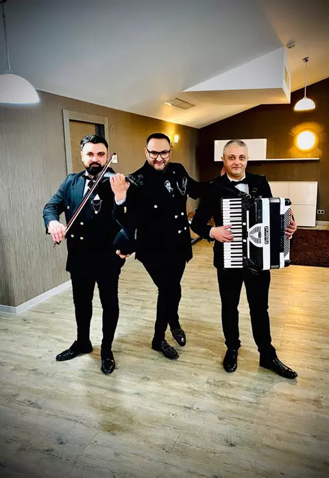 Viorel Bogăteanu a lansat hitul anului 2020 - ”Masca vieții” (P)