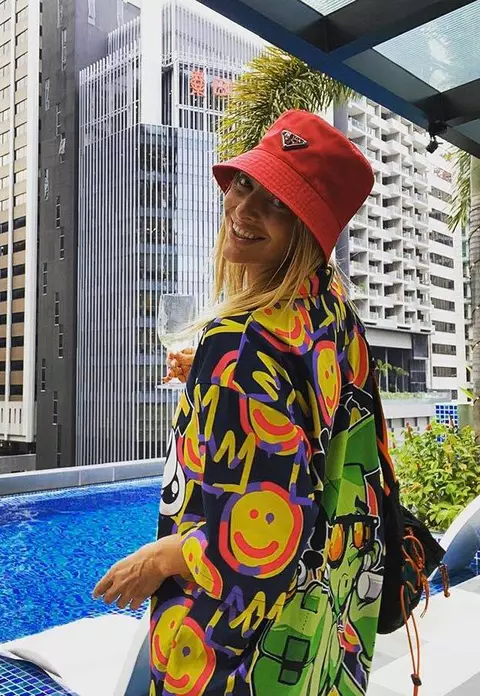 Delia, blocată în vacanță din cauza virusului care face ravagii în China. Vedeta are intedicție de a părăsi hotelul
