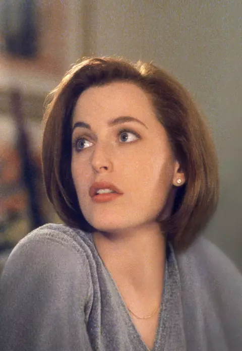 Ți-o mai amintești pe Scully din "Dosarele X"? La 51 de ani, actrița e greu de recunoscut!