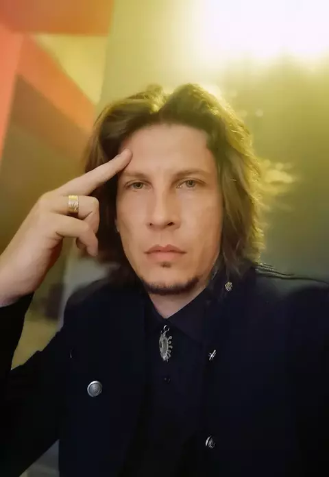 Îl mai ții minte pe Tudor Turcu, câștigătorul X Factor? Nu-l mai recunoști, la 7 ani după concurs! S-a căsătorit și are doi copii superbi