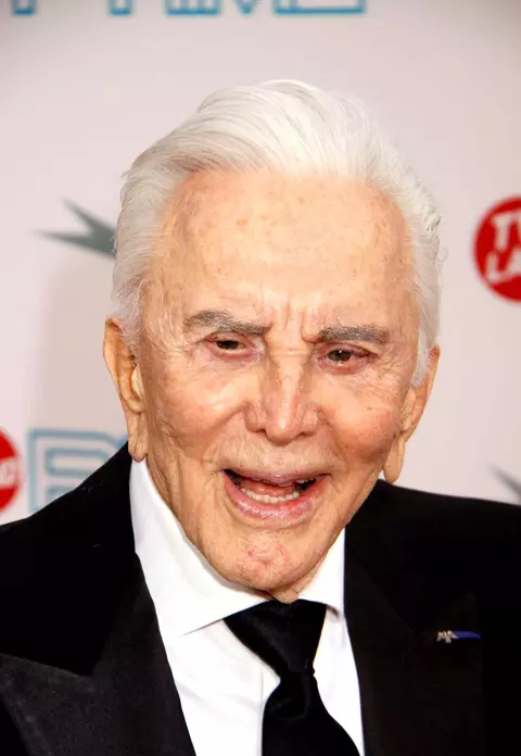 Kirk Douglas nu le-a lăsat copiilor săi niciun ban! Ce s-a întâmplat averea de 60 de milioane de dolari