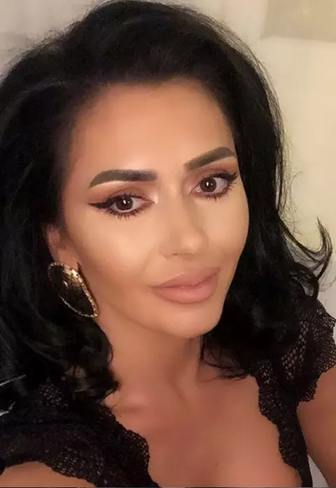 Raluca Dumitru, operată de urgență după ce i-au explodat silicoanele! "Aveam dureri groaznice..."