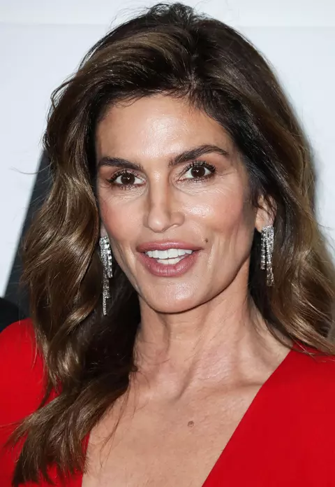 Cindy Crawford, îngrijorată pentru sănătatea mintală a fiului ei, după ce acesta s-a tatuat pe față! Ce și-a scris Presley Gerber pe chip