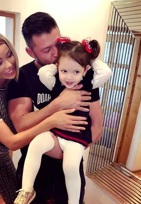 După divorțul de Alex Bodi, Bianca Drăgușanu s-a întors la Victor Slav. Au petrecut seara împreună alături de fiica lor, Sofia