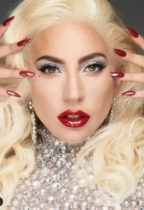 Lady Gaga, de 6 zile la autoizolare, alături de noul iubit, de teama coronavirusului! "Încercați să nu dați virusul mai departe"