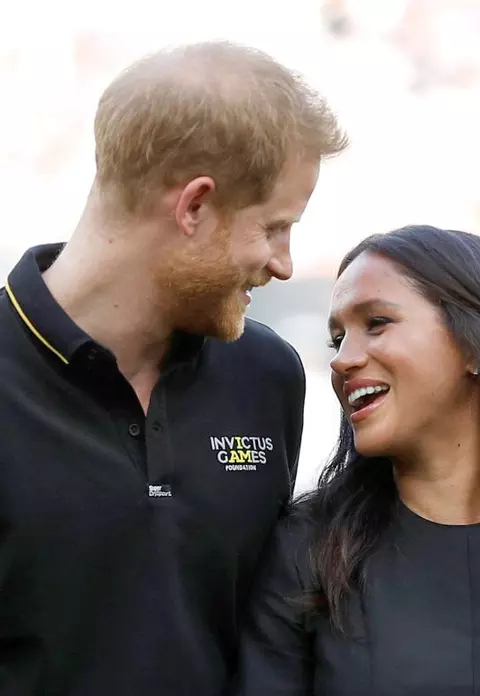 Meghan Markle s-a luptat cu anxietatea și cu atacurile de panică! "E încântată că a scăpat de haosul din Londra. Simte că e o nouă persoană acum"