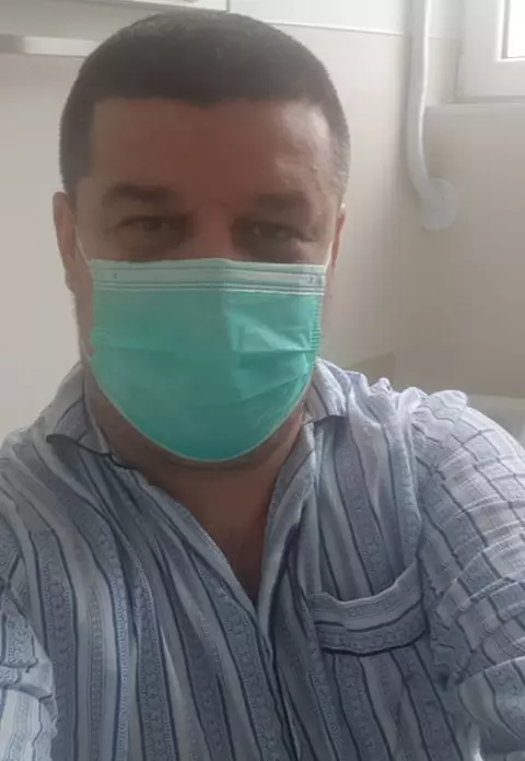 Primul interviu cu un bolnav de coronavirus din România. Ce simptome a avut și ce i-au spus medicii: ”Să stau liniștit că în 14 zile...”