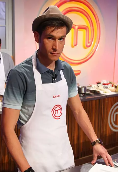Ramon de la Masterchef se luptă cu cancerul limfatic, iar viața lui atârnă de un fir de ață. Imagini cu puternic impact emoțional