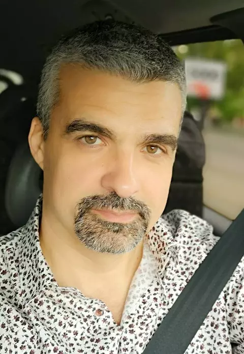 Aurelian Temișan a lansat un videoclip în plină pandemie de coronavirus, cu 36 de vedete, în ipostaze inedite. Mesajul artistului: „E groasă treaba”
