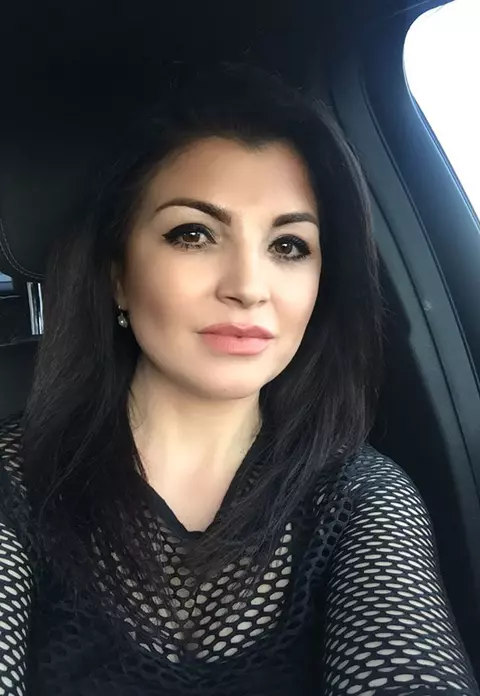 Claudia Ghițulescu nu mai poate divorța din cauza pandemiei de coronavirus. Artista a rămas căsătorită în actele cu fostul soț: ”S-a amânat”