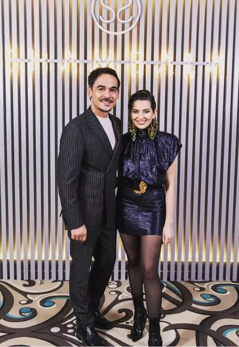 Ce fac Lidia Buble și Răzvan Simion în plină pandemie de coronavirus. Solista a plecat de o săptămână la părinți, la Deva, prezentatorul TV a fost surprins acasă la o roșcată misterioasă