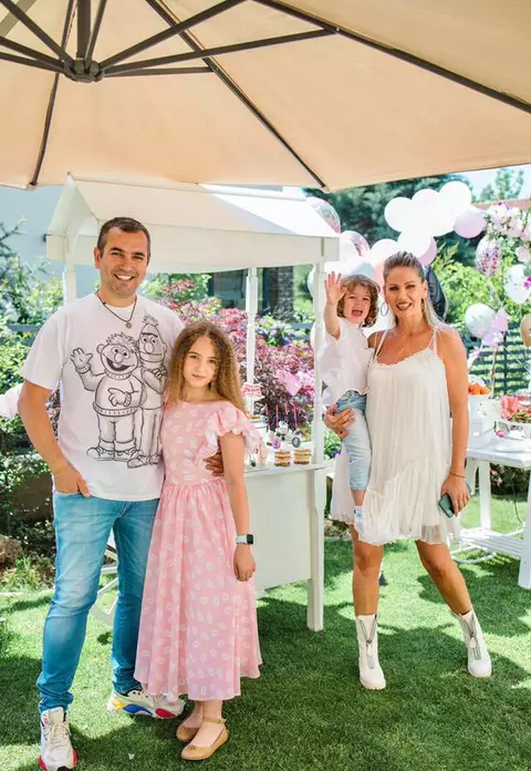 Andreea Bănică nu-și mai lasă fata la școală. Cântăreața a dezvăluit fanilor motivul: "Nu-mi imaginam vreodată..."