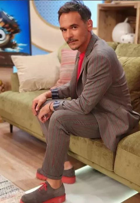 Răzvan Simion nu a suferit prea mult după despărțirea de Lidia Buble! Prezentatorul TV, escapadă secretă în Istanbul alături de o brunetă misterioasă