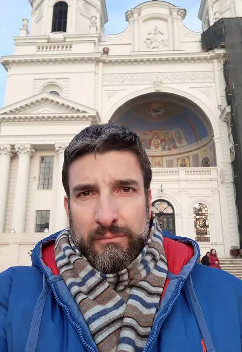 Silviu Biriș s-a transformat din actor în preot! A îmbrăcat sutana și a ținut predică în biserică