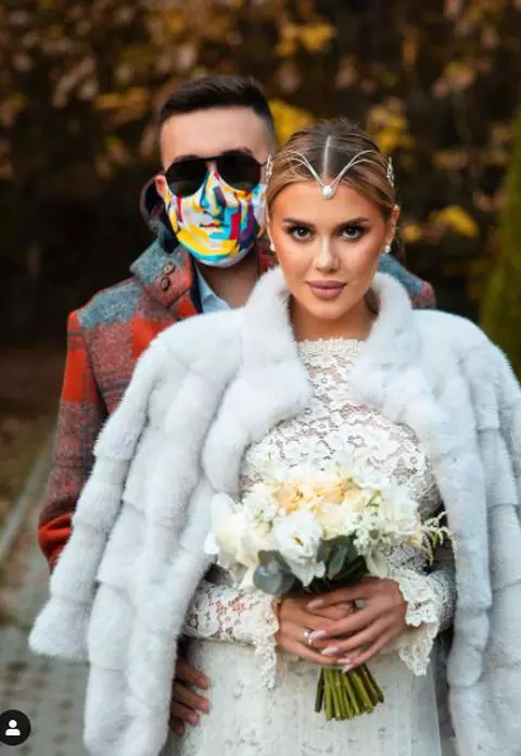 Emily Burghelea este însărcinată în luna a șaptea. Primele imagini cu burtica de gravidă: ”Surpriză!”