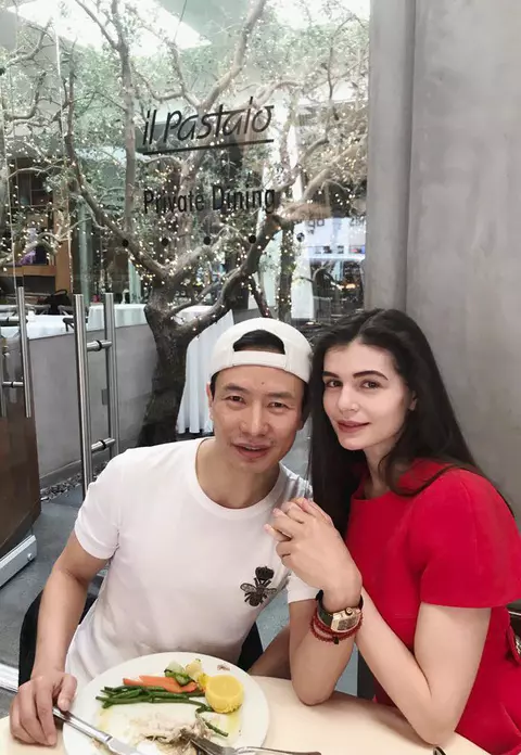 Monica Gabor și Mr. Pink investesc într-o nouă afacere. Ivestiție de 1 milion de dolari în Beverly Hills