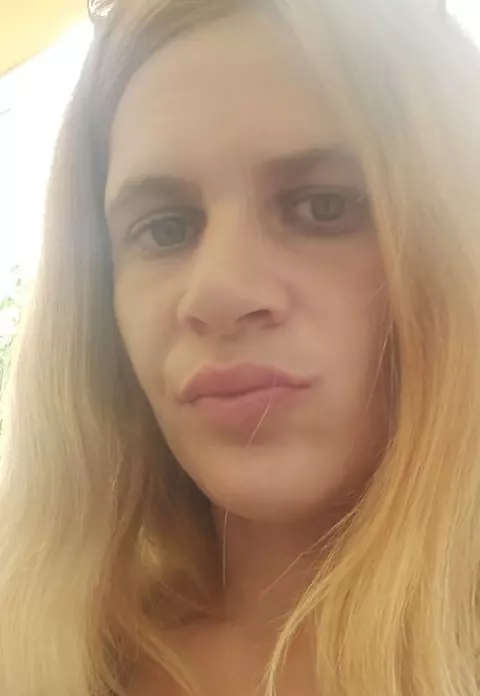 Mama gemenilor căzuți de la etaj, internată la Psihiatrie. Medic: "Foarte teatrală, puţin îndurerată"