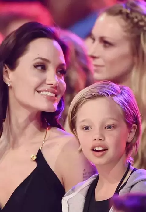 Shiloh, fiica Angelinei Jolie, seamănă leit cu mama ei. Cum arată adolescenta la 15 ani