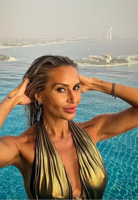 Cum arată Crina Abrudan în costum de baie, la 44 de ani: "Am o moştenire genetică bună"