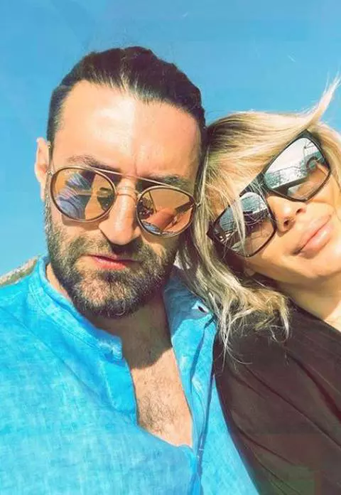 Gina-Pistol-_i-Smiley-3-1