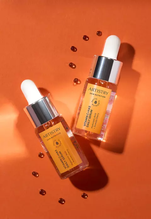 Vitamin C + HA3 Daily Serum e aici pentru a-ți transforma complet tenul!