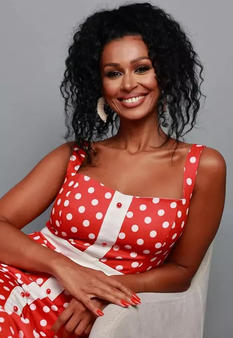 Ce spune Majda Aboulumosha despre căsătoria cu iubitul ei și rochia de mireasă: „Este un lucru frumos care se întâmplă în viața unui cuplu. Simt că mă reprezintă rochiile…” / EXCLUSIV