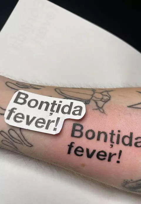 Bonțida Fever pe viață: Sute de fani Electric Castle și-au tatuat cel mai cool mesaj al momentului