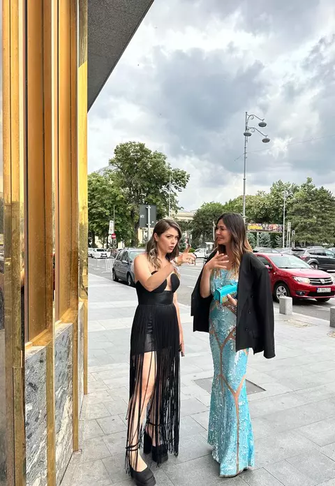 "Adoptați un stil lejer, chic și unic, evitând exagerările". Cum să te îmbraci cu stil la o petrecere sau un festival de vară / Ana Pîrvulescu și Nadia De Luca, ținute superbe la petrecerea Avantaje