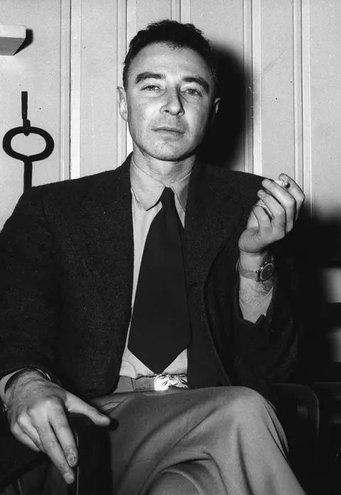 Cine a fost J. Robert Oppenheimer