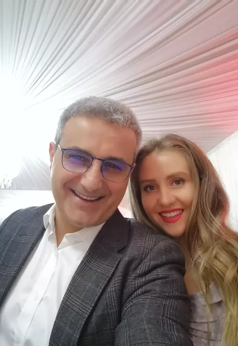 Robert Turcescu, detalii neștiute din căsnicia cu soția lui, Oana: „Uneori sunt mai greu de suportat. Am trăit intens în anii primei tinereți...”. Ce spune despre fostele sale relații