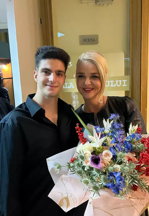 Cum îl educă Iuliana Marciuc pe fiul ei, David: ”Nu i-am cumpărat nici apartament, n-are nici mașină nouă...” Ce a făcut adolescentul cu primii bani câștigați / EXCLUSIV