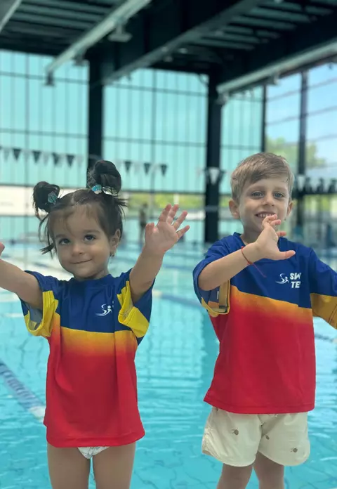 Înotul la Swimming Team și viața sedentară: 5 beneficii pentru corp și minte