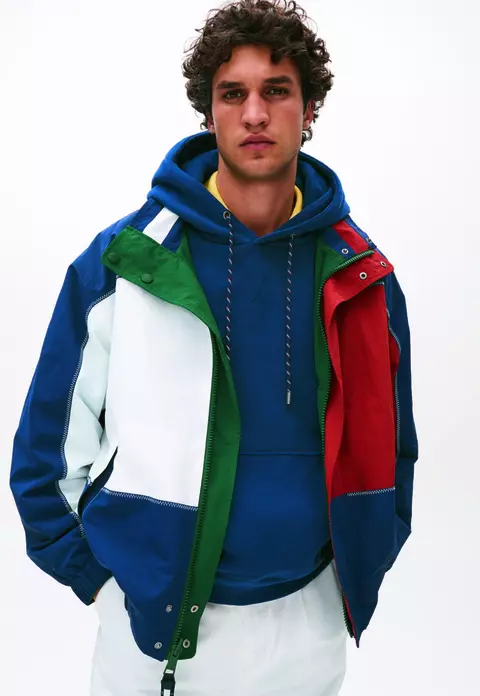 Tommy Hilfiger lansează colecția Hilfiger Sailing