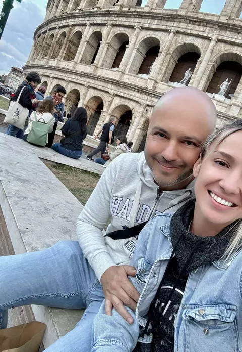 Mihai Mitoșeru și iubita lui, Alexandra, s-au mutat împreună și vor să se căsătorească. Ce cadou deosebit a primit actorul de la viitoarea soție: ”Simbolizează iubirea, pacea și protecția pe care le ai față de mine”/ EXCLUSIV