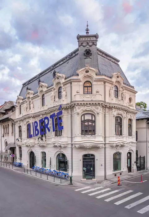 LIBERTÉ La Mița Biciclista – O reverență pentru Franța, un manifest pentru libertate