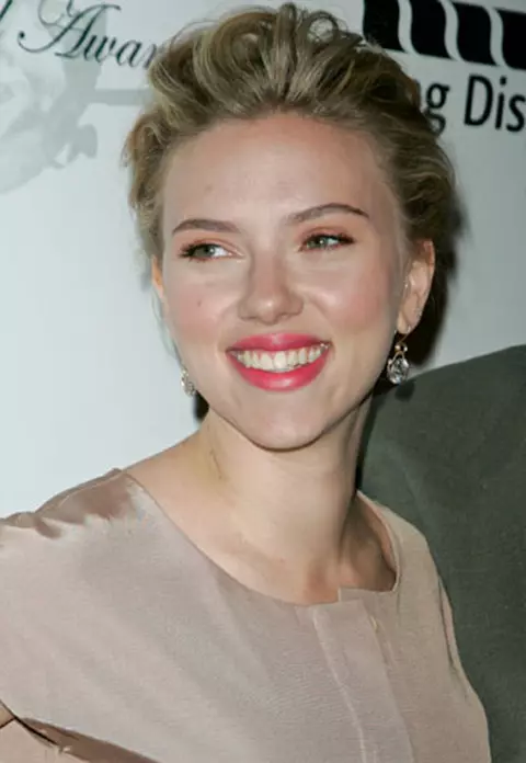Scarlett Johansson - Pregatita sa adopte un copil african