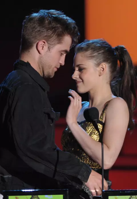 Robert Pattinson si Kristin Stewart s-au mutat impreuna