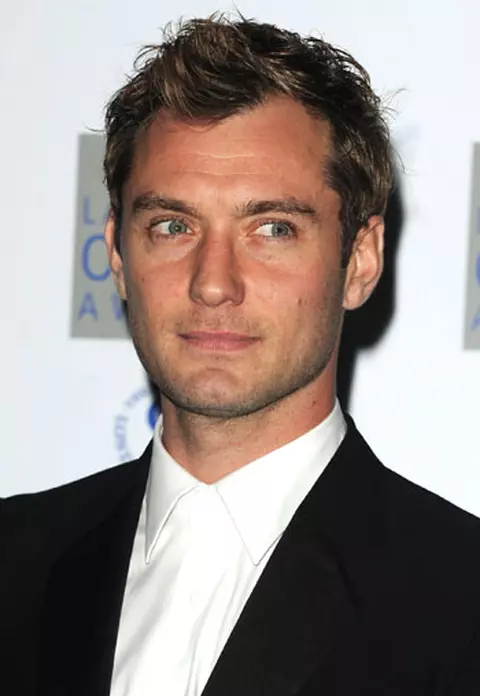 Jude Law e cel mai sexy tatic - VIDEO