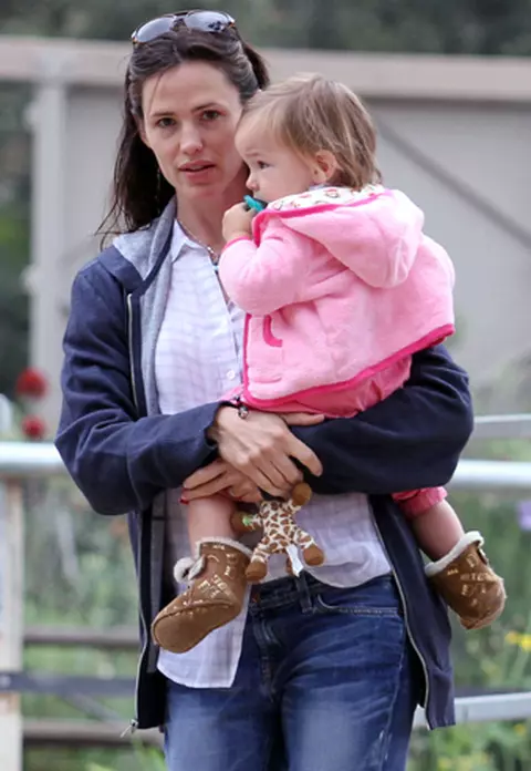 Jennifer Garner nu e insarcinata