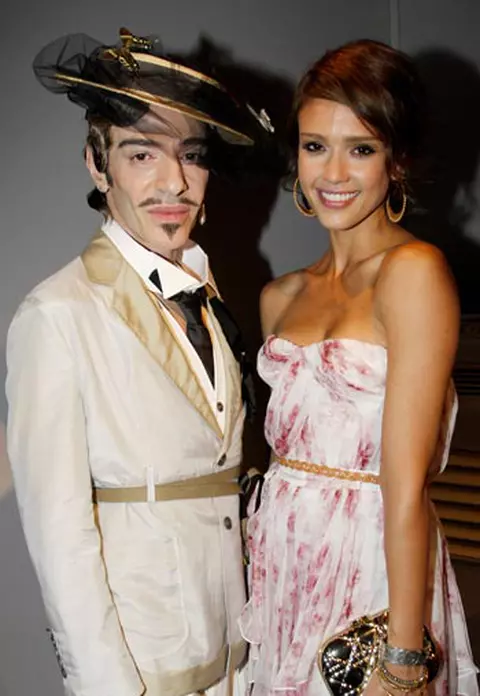 Vedete la show-ul Dior toamna-iarna 2010/2011: Jessica Alba, Lily Cole, Blake Lively