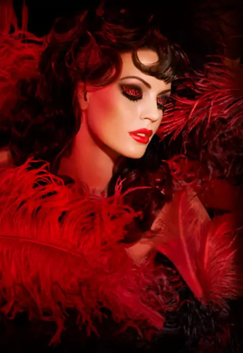 Make Up For Ever machiaj in spirit de Moulin Rouge