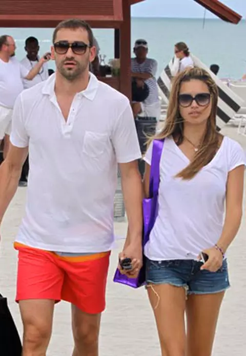 Frumoasa Adriana Lima, la plaja in Miami