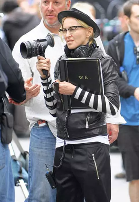 Madonna - Surprinsa pe strada nemachiata