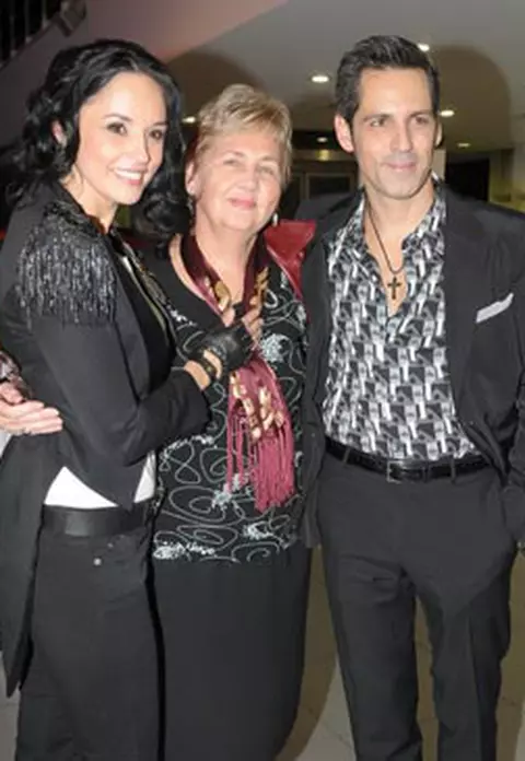 Stefan Banica, alaturi de familie la lansarea ’Super-love”