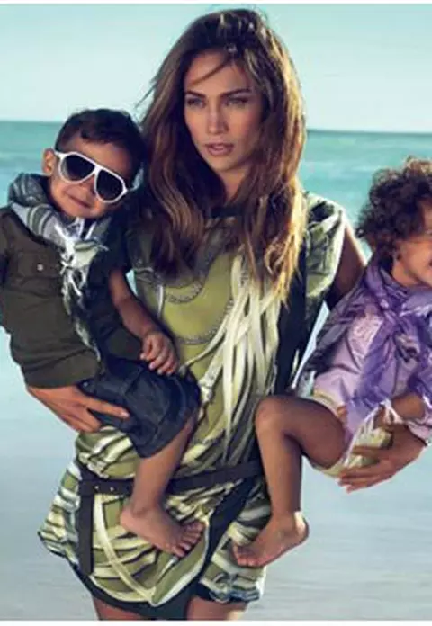 Gemenii lui Jennifer Lopez, modele la 2 ani