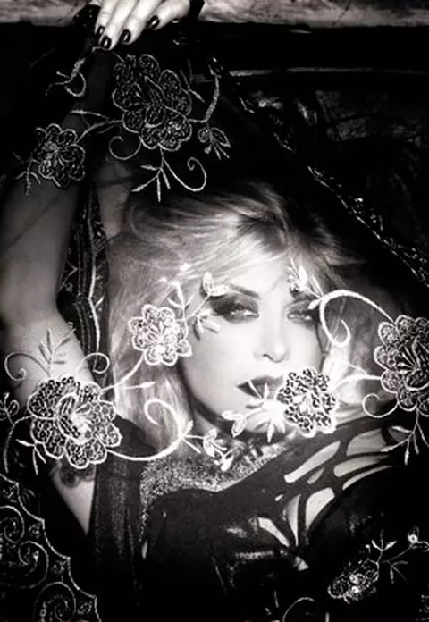 Loredana lanseaza "IubiLand"