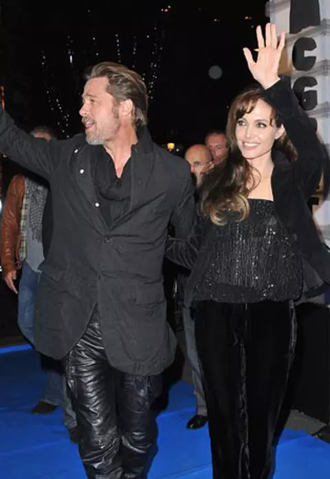 Brad si Angelina - Mega indragostiti la Paris