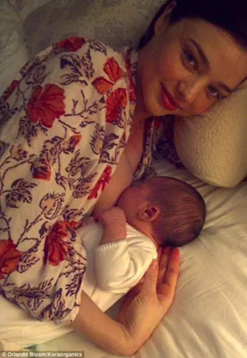Miranda Kerr - Prima fotografie cu baietelul ei, Flynn